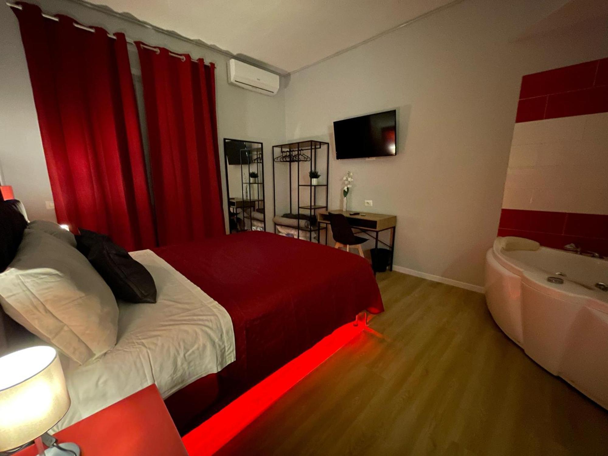 Vomero Suite And Deluxe Room B&B Napoli Εξωτερικό φωτογραφία